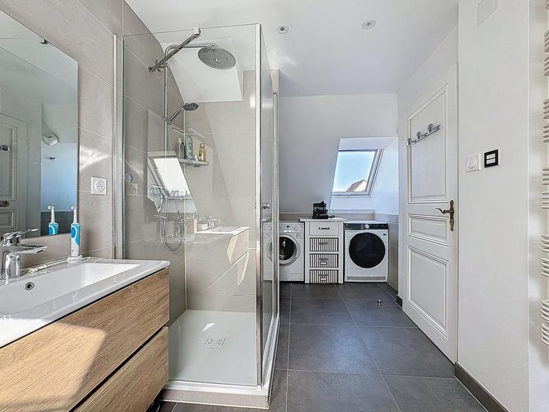 Appartement - 95 m² - 5 pièces