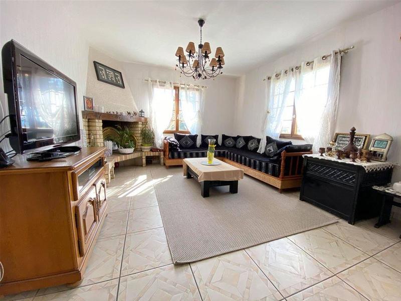 Maison - 238 m² - 10 pièces