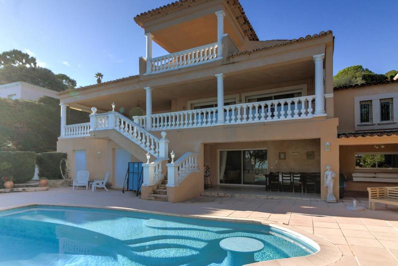 Villa - 378 m² - 10 pièces