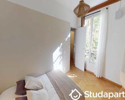 Chambre - 250 m² - 1 pièce