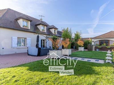 Maison - 250 m² - 9 pièces