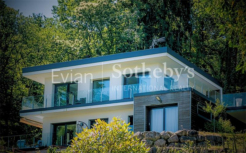 Maison - 230 m² - 6 pièces