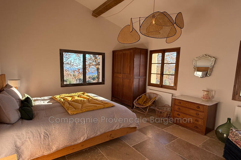 Maison - 200 m² - 2 pièces