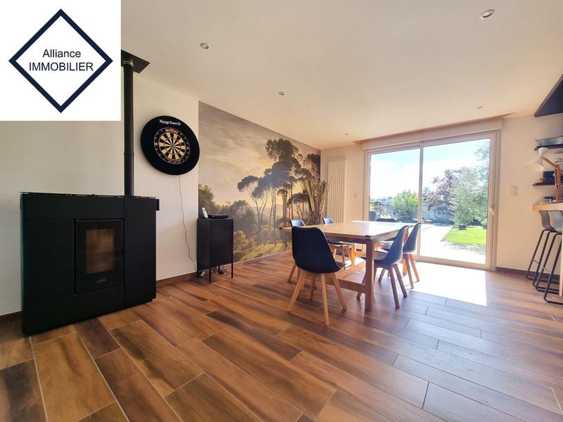 Maison - 177 m² - 7 pièces