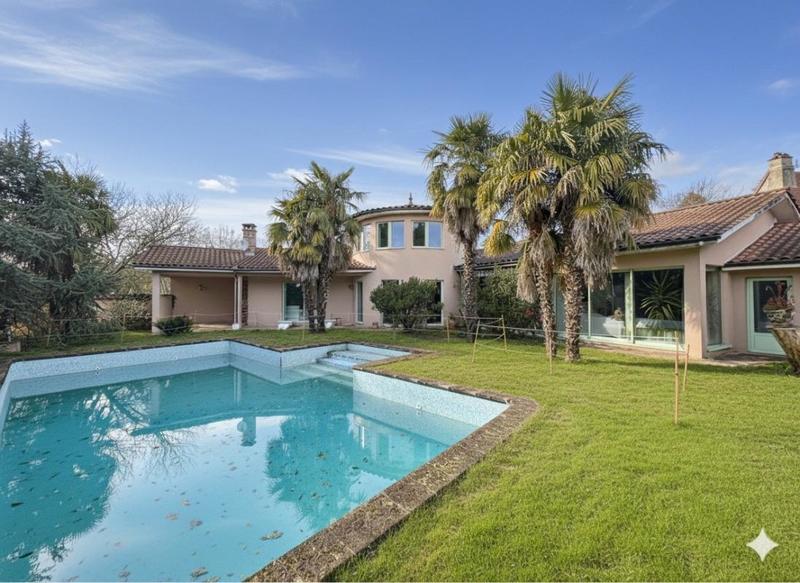 Propriété - 193 m² - 5 pièces