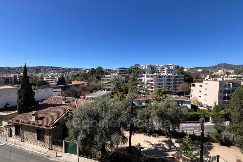 Appartement - 90 m² - 3 pièces