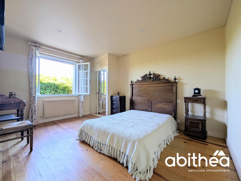 Maison - 180 m² - 8 pièces