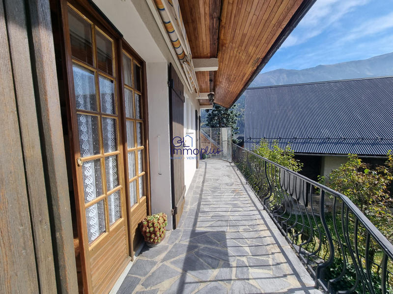 Maison traditionnelle - 121 m² - 9 pièces