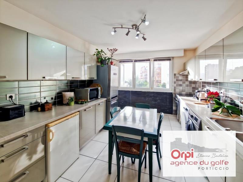 Appartement - 96 m² - 4 pièces