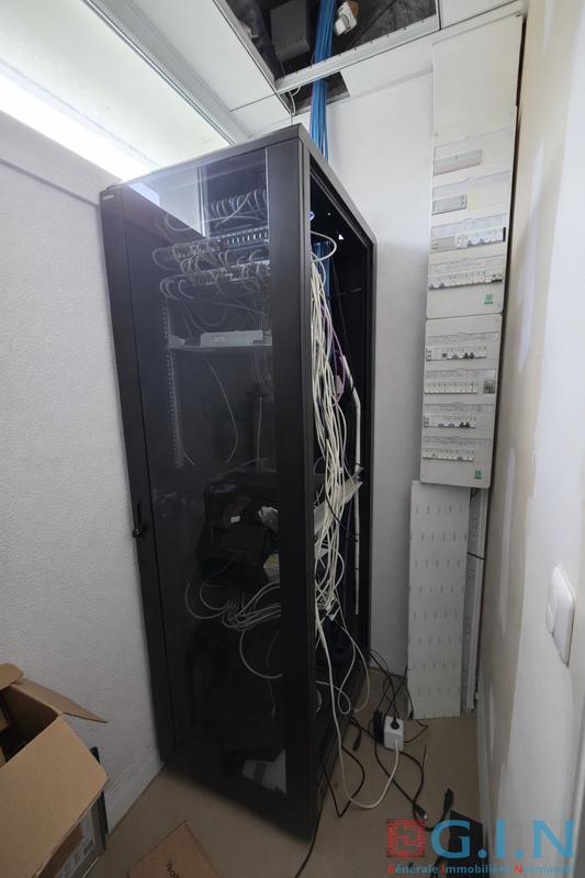 Local commercial - 548 m² - 20 pièces