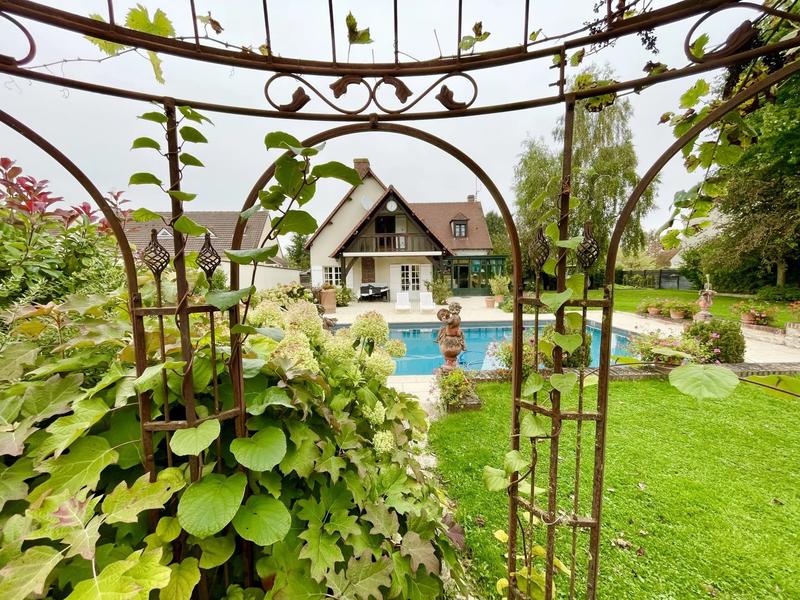 Maison - 213 m² - 7 pièces