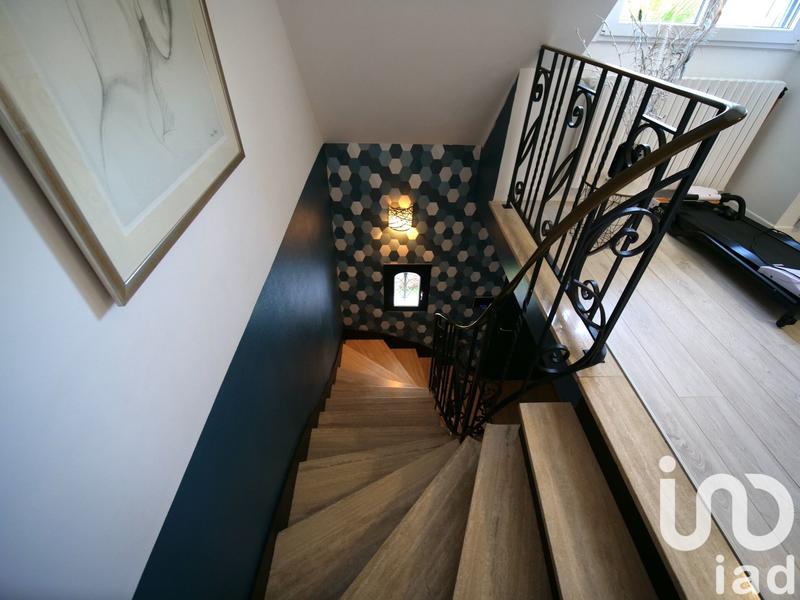 Maison - 198 m² - 7 pièces