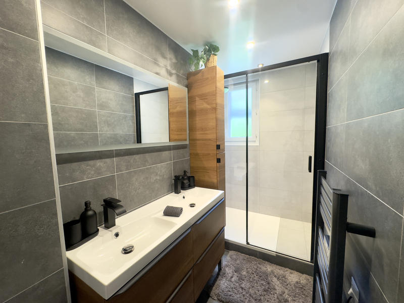 Appartement - 85 m² - 5 pièces