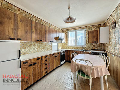 Maison - 99 m² - 6 pièces