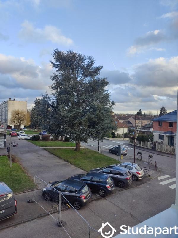 Chambre - 9 m² - 1 pièce