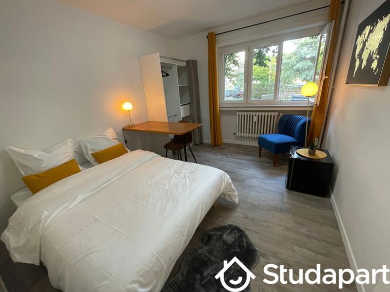 Chambre - 13 m² - 1 pièce