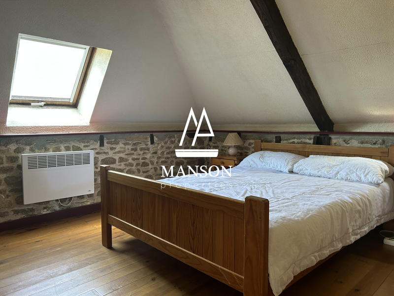 Maison ancienne - 330 m² - 15 pièces