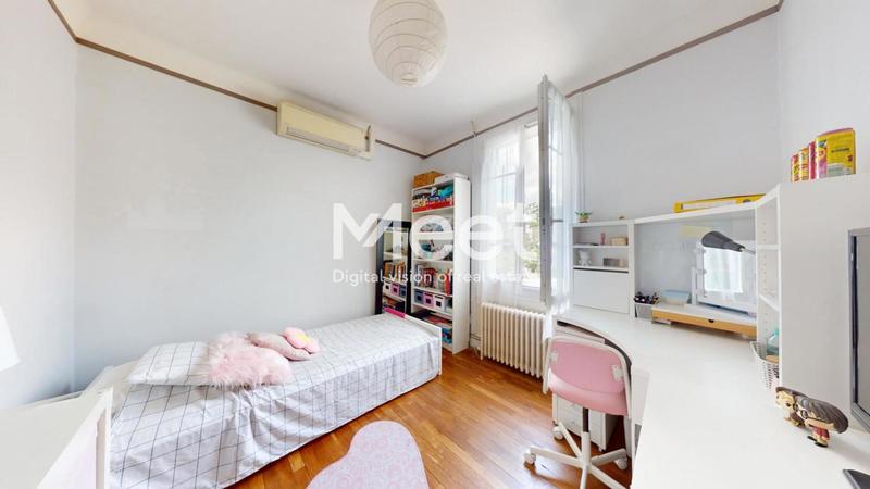 Maison - 99 m² - 6 pièces