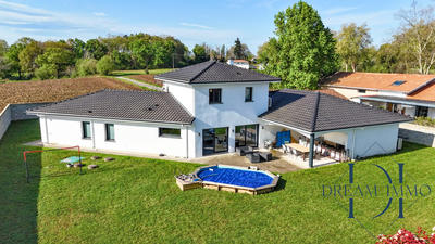 Maison contemporaine - 162 m² - 6 pièces