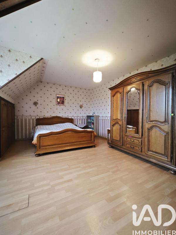 Maison - 217 m² - 8 pièces