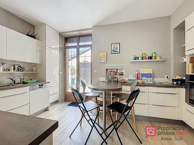 Maison - 165 m² - 8 pièces