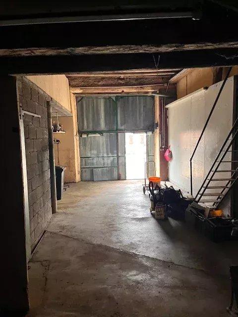 Maison - 201 m² - 8 pièces