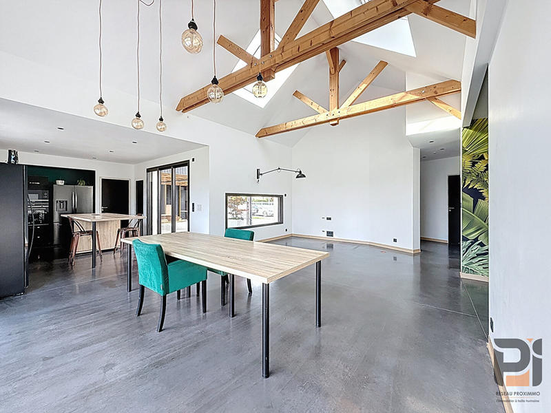 Maison - 145 m² - 5 pièces