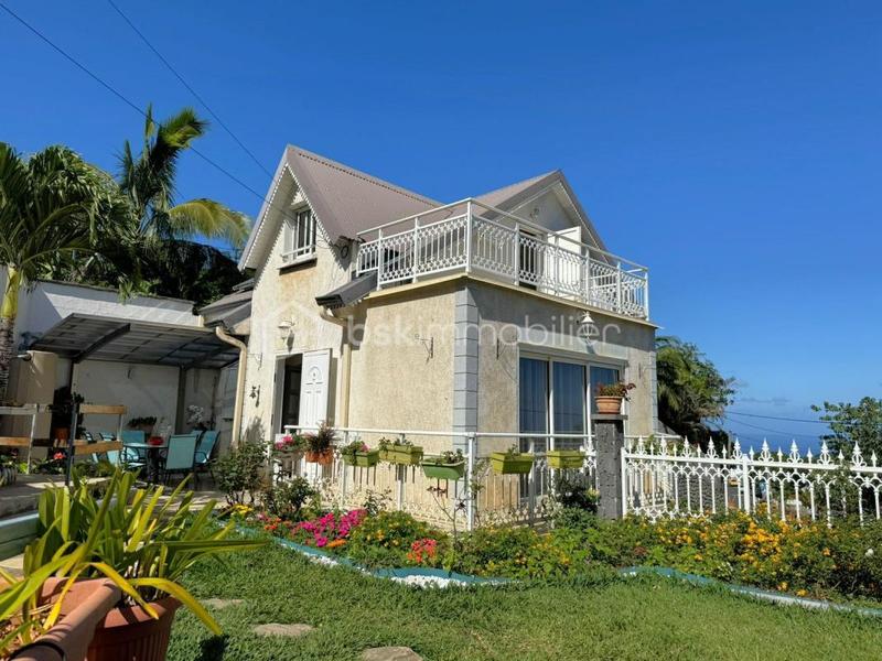 Maison traditionnelle - 115 m² - 4 pièces