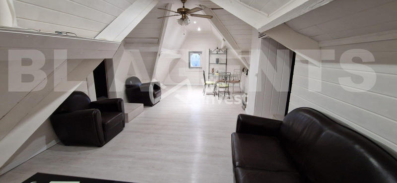 Maison - 244 m² - 10 pièces