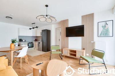 Chambre - 9 m² - 1 pièce