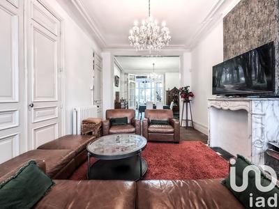 Maison - 210 m² - 9 pièces