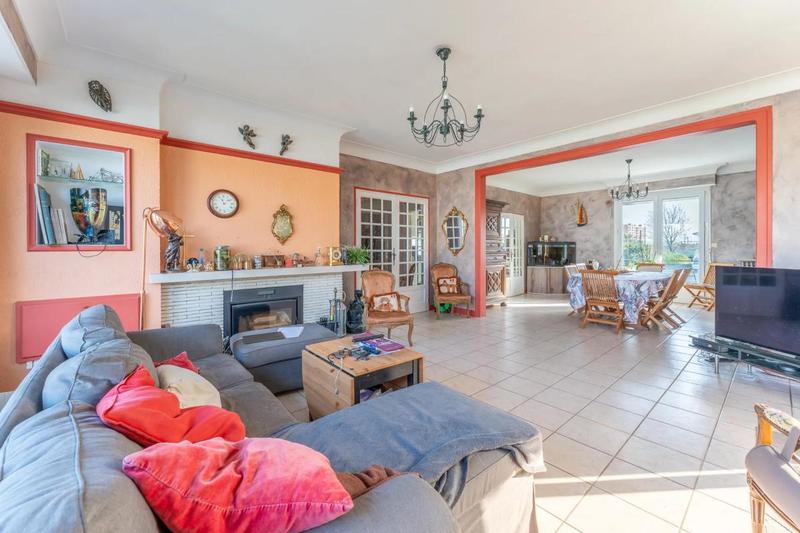 Maison bourgeoise - 252 m² - 8 pièces