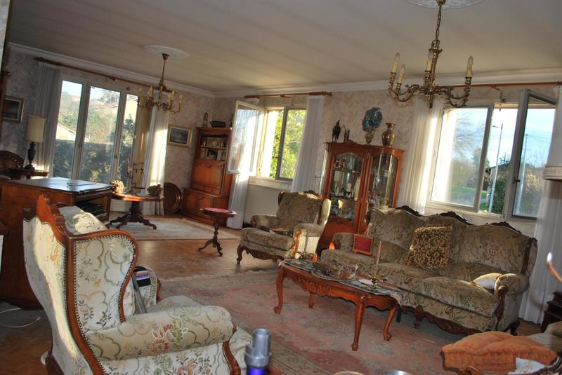 Maison - 252 m² - 7 pièces