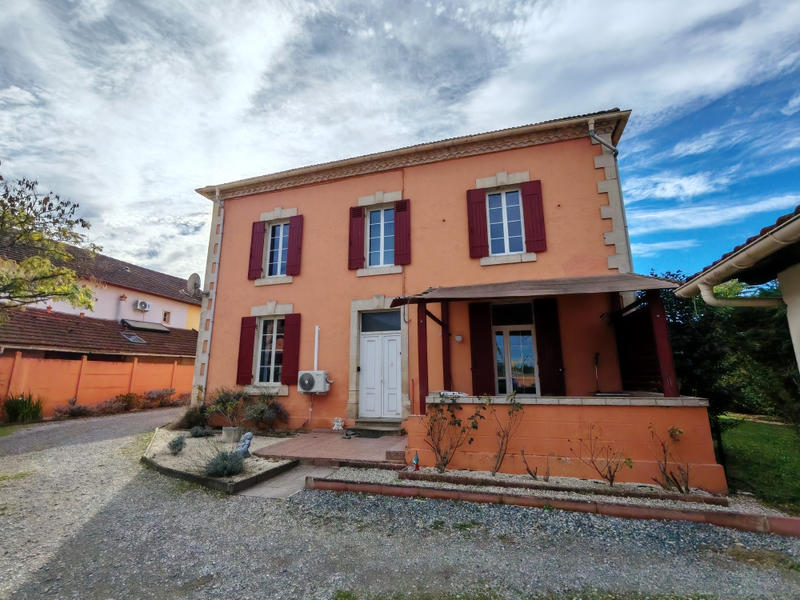 Maison - 207 m² - 6 pièces