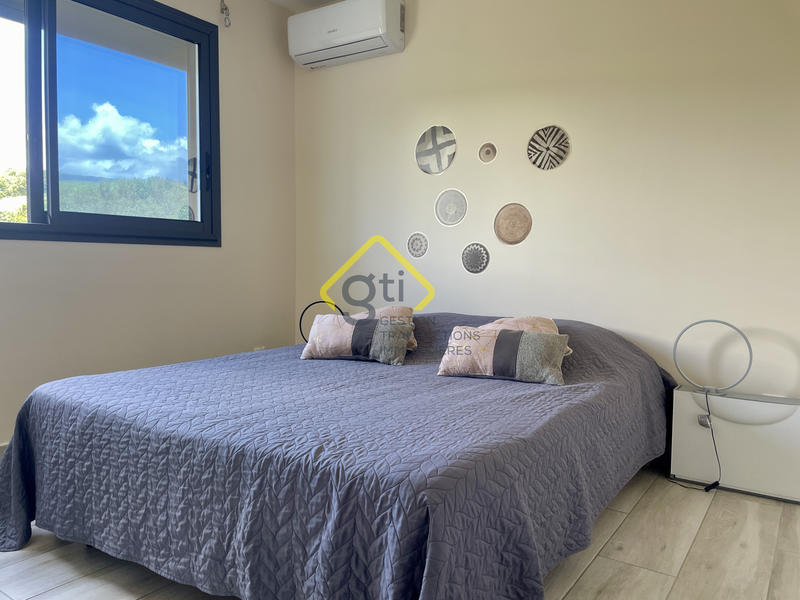 Maison - 180 m² - 7 pièces