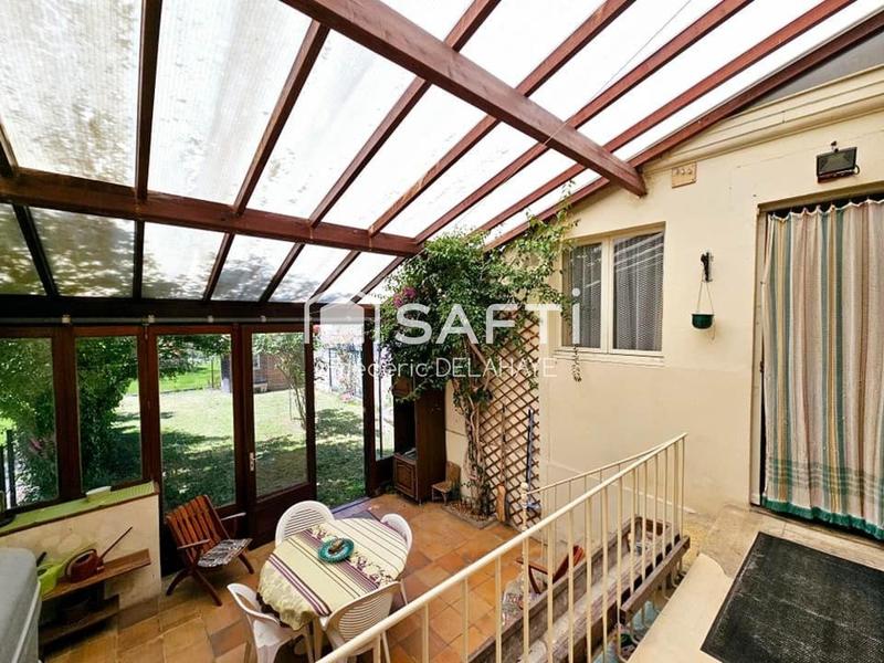 Maison - 198 m² - 6 pièces