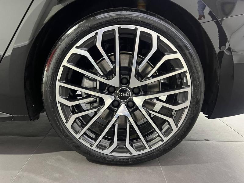 Audi A5 Avant e-hybrid 299 ch s tronic 7 Quattro s line