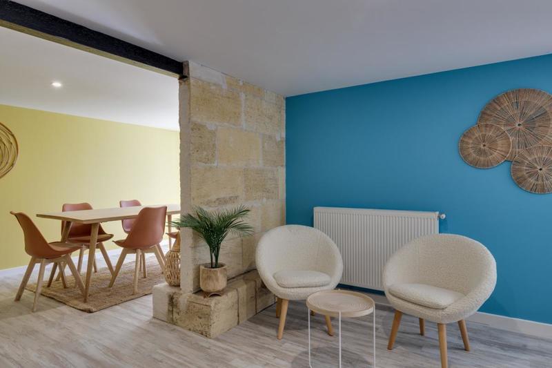 Remise - 350 m² - 15 pièces