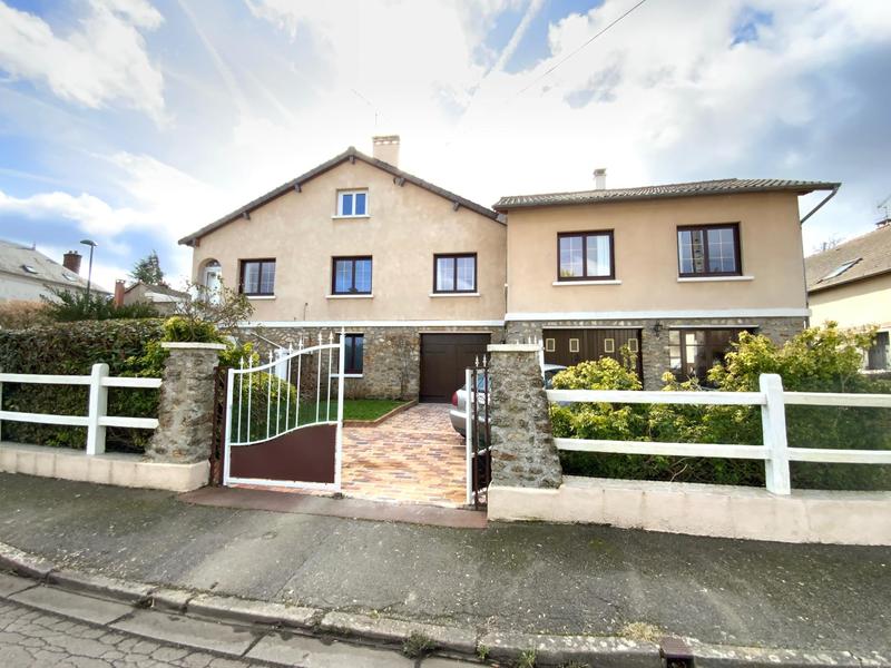 Maison - 160 m² - 9 pièces