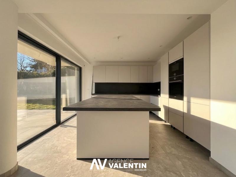 Maison - 180 m² - 6 pièces