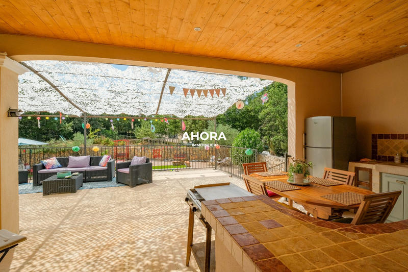 Villa - 167 m² - 7 pièces