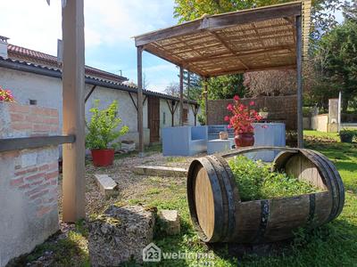 Maison - 240 m² - 8 pièces