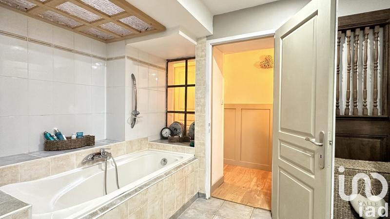 Maison - 246 m² - 6 pièces