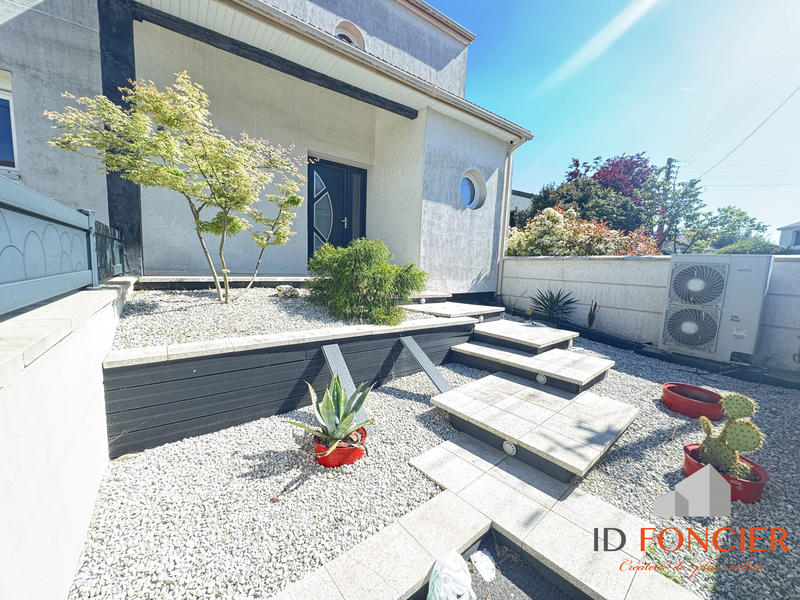 Maison - 180 m² - 6 pièces