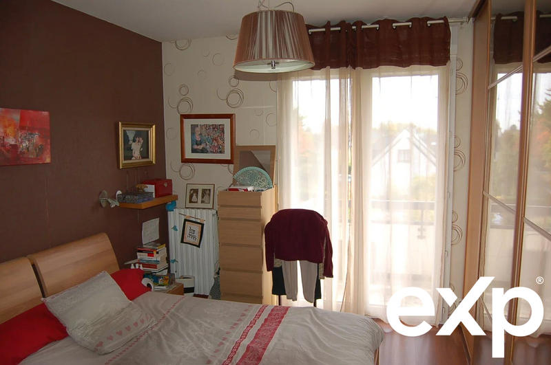 Maison - 215 m² - 8 pièces