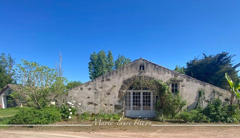 Maison - 440 m² - 8 pièces