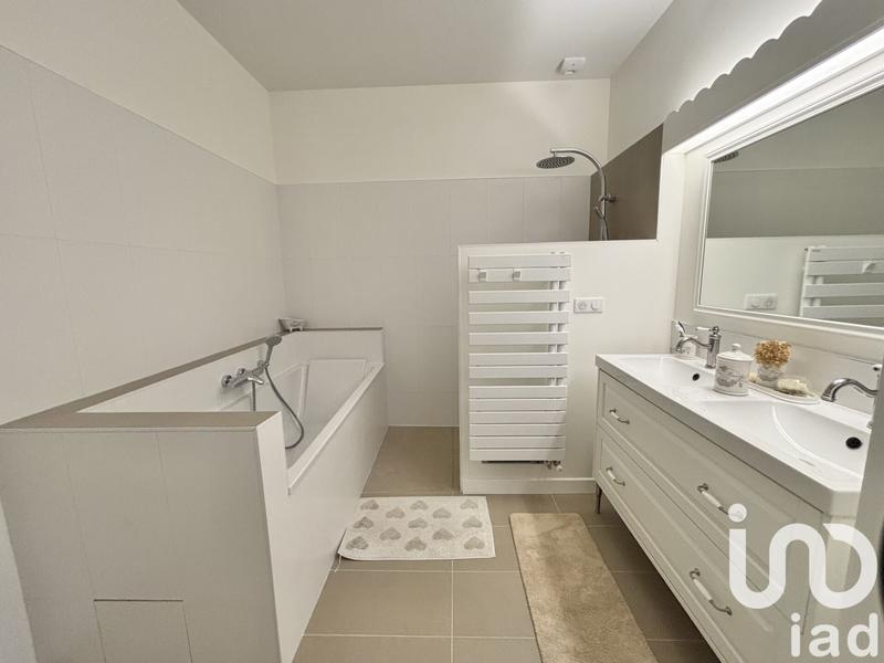 Maison - 212 m² - 5 pièces