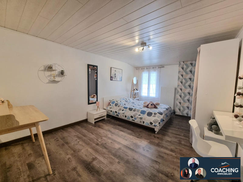 Maison - 187 m² - 9 pièces