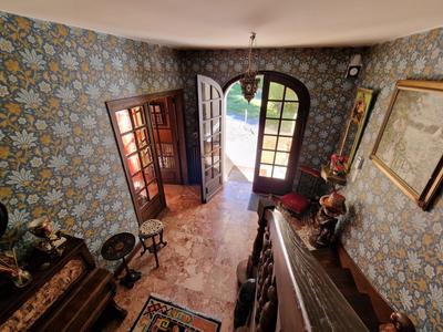Maison - 230 m² - 9 pièces
