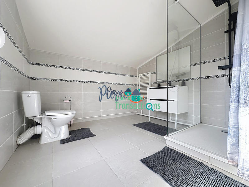 Maison traditionnelle - 171 m² - 7 pièces